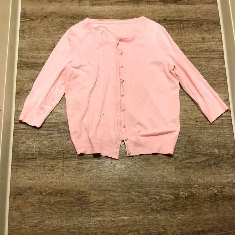 MISSING TAG - Pink sweater with pearl buttons